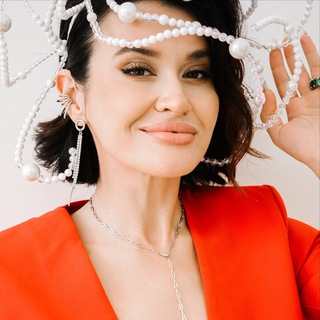 ЛУННАЯ КОЗА В ПЕНЬЮАРЕ ВЕЩАЕТ