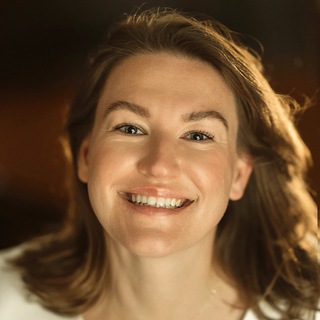 КАТЕРИНА ЛЕНГОЛЬД