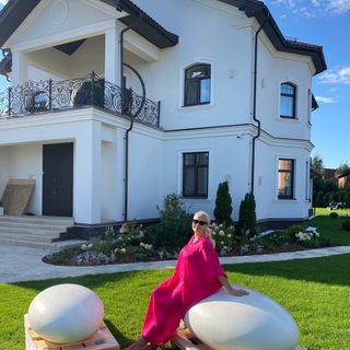 БЛОНДИНКА НА СТРОЙКЕ!