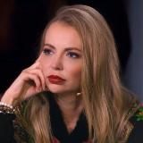 ОПТИМИСТКА В ШТАТСКОМ