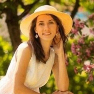 В СИЯЮЩЕМ ПРОСТРАНСТВЕ С ЕЛЕНОЙ АВЕСОЛ