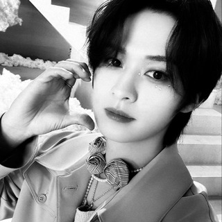 # WORLD FOR LEE KNOW