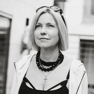 ДЕРЖИ МЕНЯ ЗА РУКУ