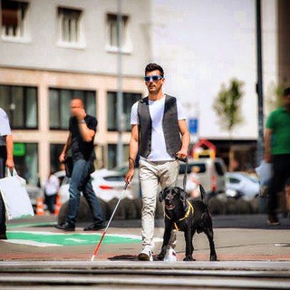 ПО ЖИЗНИ С ТРОСТЬЮ...