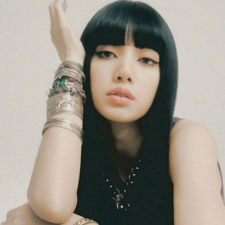 LISA BLACK PINK WALLPAPER