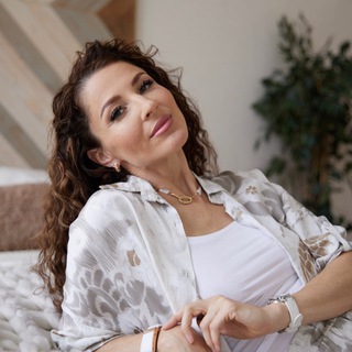 KAMILLA IZMAILOVA …ПЕЧАТАЕТ