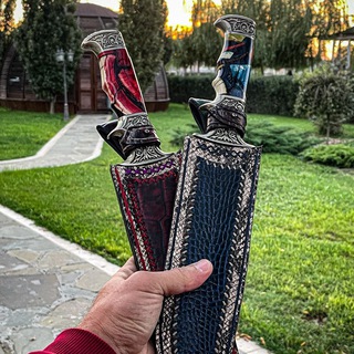 KNIVES AS ART LM