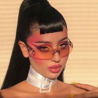 ЧТО-ТО НА ДЕВИЧЬЕМ