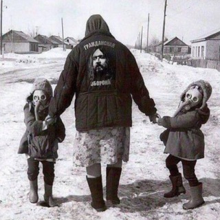 ГРАФИНЯИЗМЕНИВШИМСЯ ЛИЦОМЪ БѢЖИТЪ ПРУДУ