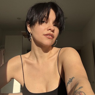 ПОВЕЛИТЕЛЬНИЦА ШВЕЙНОЙ МАШИНКИ