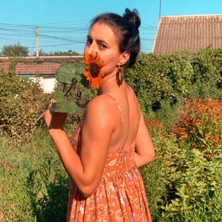 ЛЕРА ВЫРАЩИВАЕТ