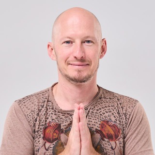 ЙОГА И МЕДИТАЦИИ С ОЛЕГОМ МАКАРОВЫМ