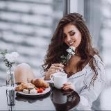 ANNA BUZOVA