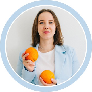 МАЛЫШ КУШАЕТ