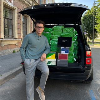 ПРОДАВЕЦ КРОССОВОК