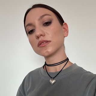 СТИЛИСТ АНГЕЛИНА ЧИЖОВА