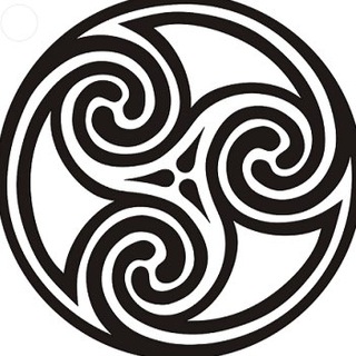 ХРАНИТЕЛЬНИЦА ТРАДИЦИЙ 