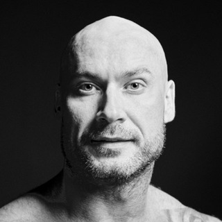 СМОЛЬНЫЙ НА ПРОВОДЕ