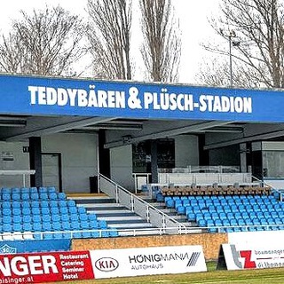 BEI LICHT UND SCHATTEN