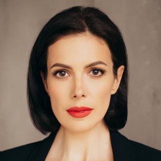 ЕВГЕНИЯ ХОХОЛЬКОВА ПРЕДСТАВЛЯЕТ