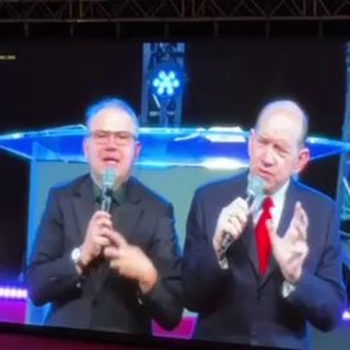 РЯДОМ С ЕПИСКОПОМ