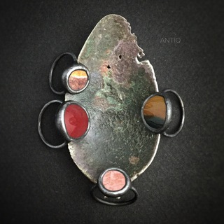 ANTIQ • НОСИМЫЙ АНТИКВАРИАТ