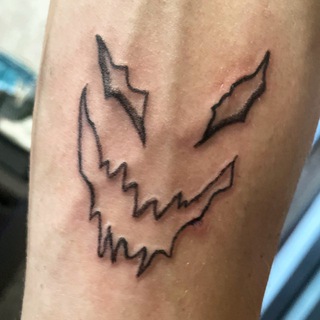 НА ЭТУ И НА ТУ НАБЬЮ СЕБЕ ТАТУ