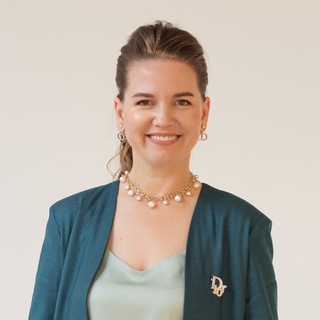 СВЕТЛАНА УСТРАТОВА