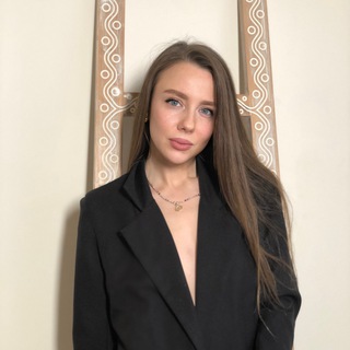 ПОДРУГА ПЕЧАТАЕТ...